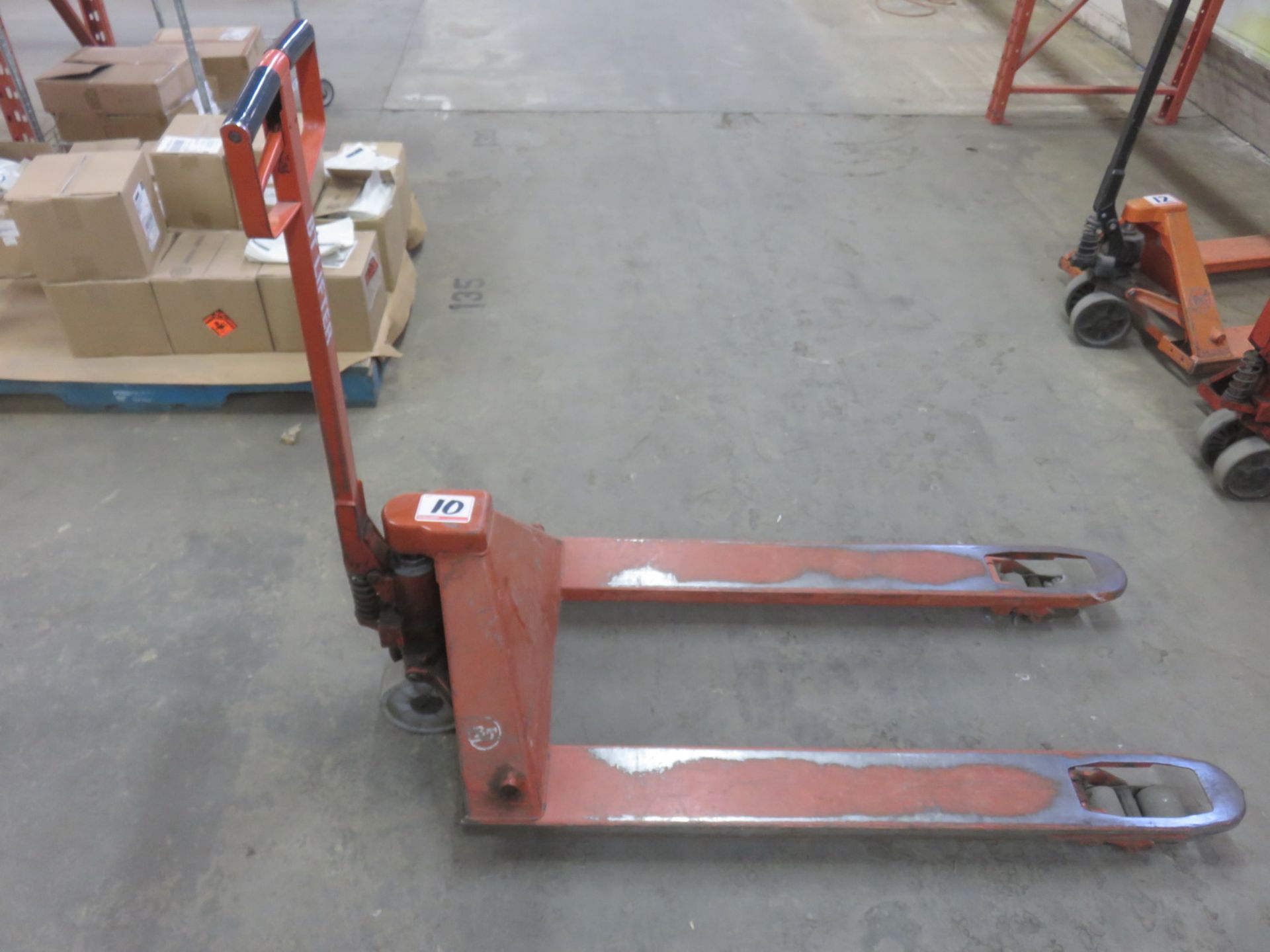 BT ORANGE HYDRAULIC PALLET TRUCK - BUILDING 1