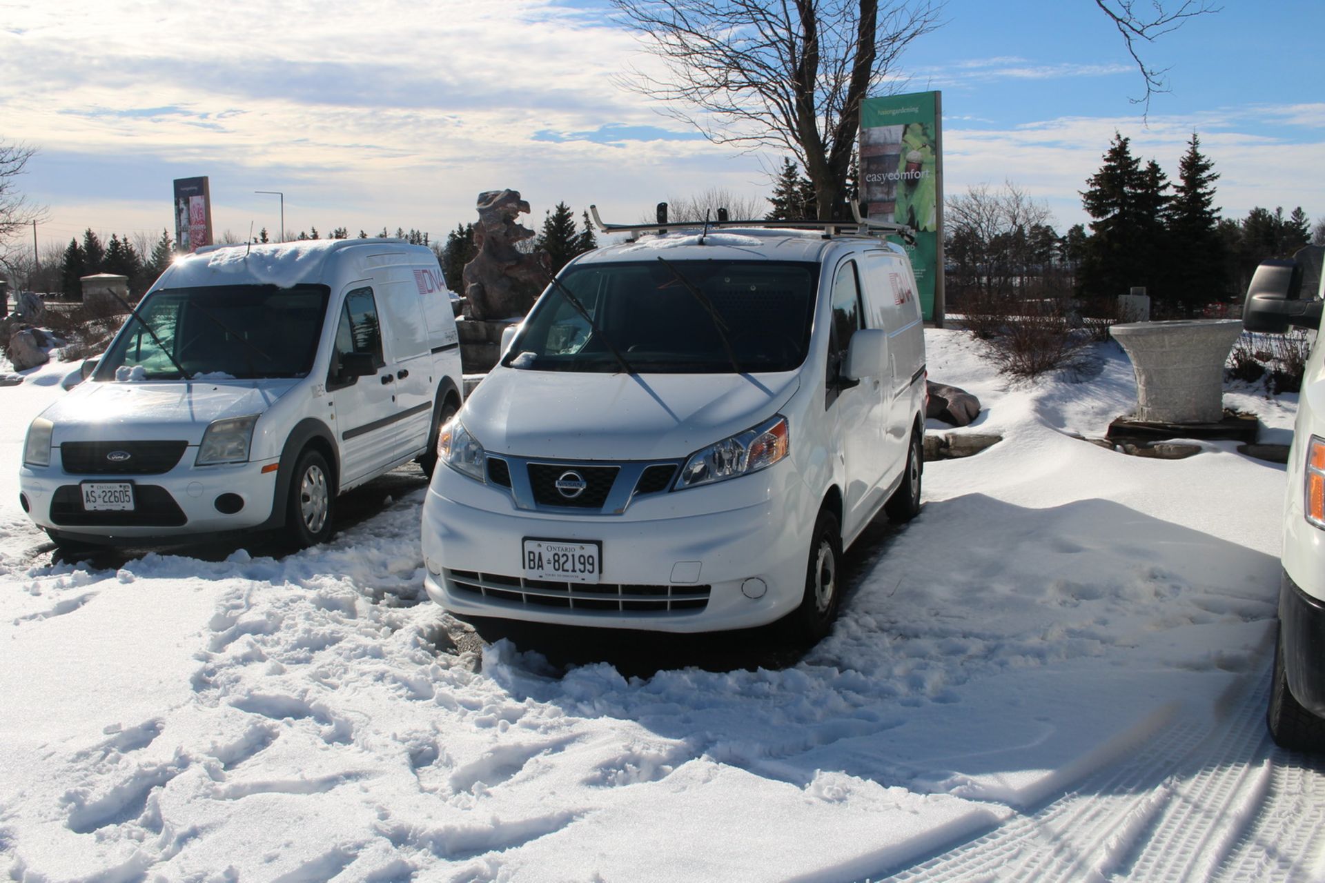 2014 NISSAN NV200 CARGO VAN W/ 2.0L 4-CYL GAS ENGINE, FWD, (132,764 KMS) VIN: 3N6CM0KNXEK697670