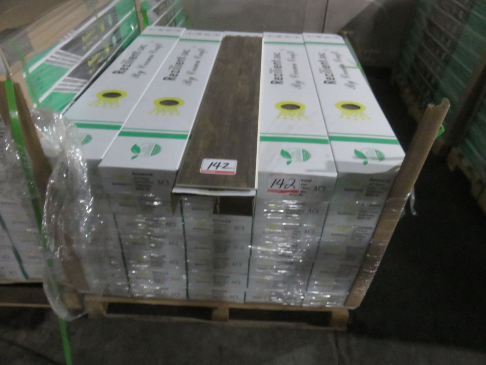 BOXES - REZILIENT SMC BARNWOOD 187 X 1216 X 8MM 100% ORGANIC FLOORING (24.48 SQFT/BOX) - Image 3 of 3
