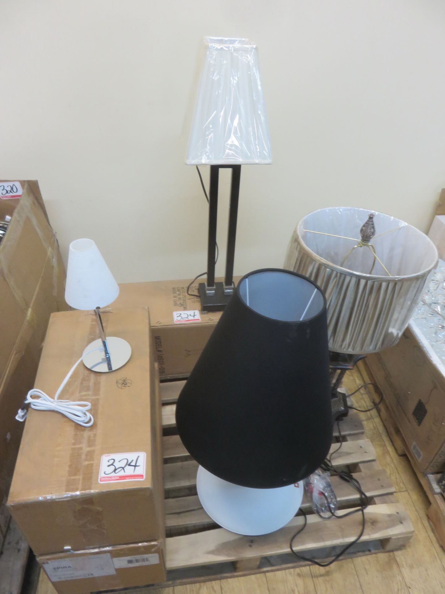 LOT - EURO CLASSICS ASSTD TABLE LAMPS