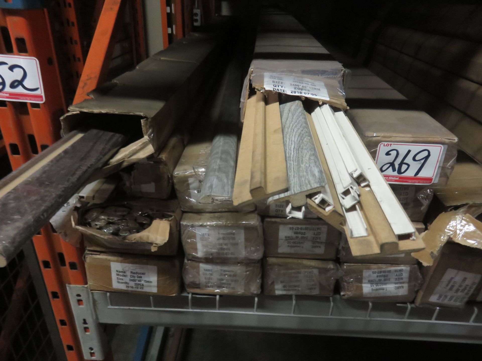 LOT - CITY OAK KN2802 REDUCER, KN2802, 8096-11, & JH9230-50 T-MOULDING, & 913105 STAIR NOSE - Image 2 of 5