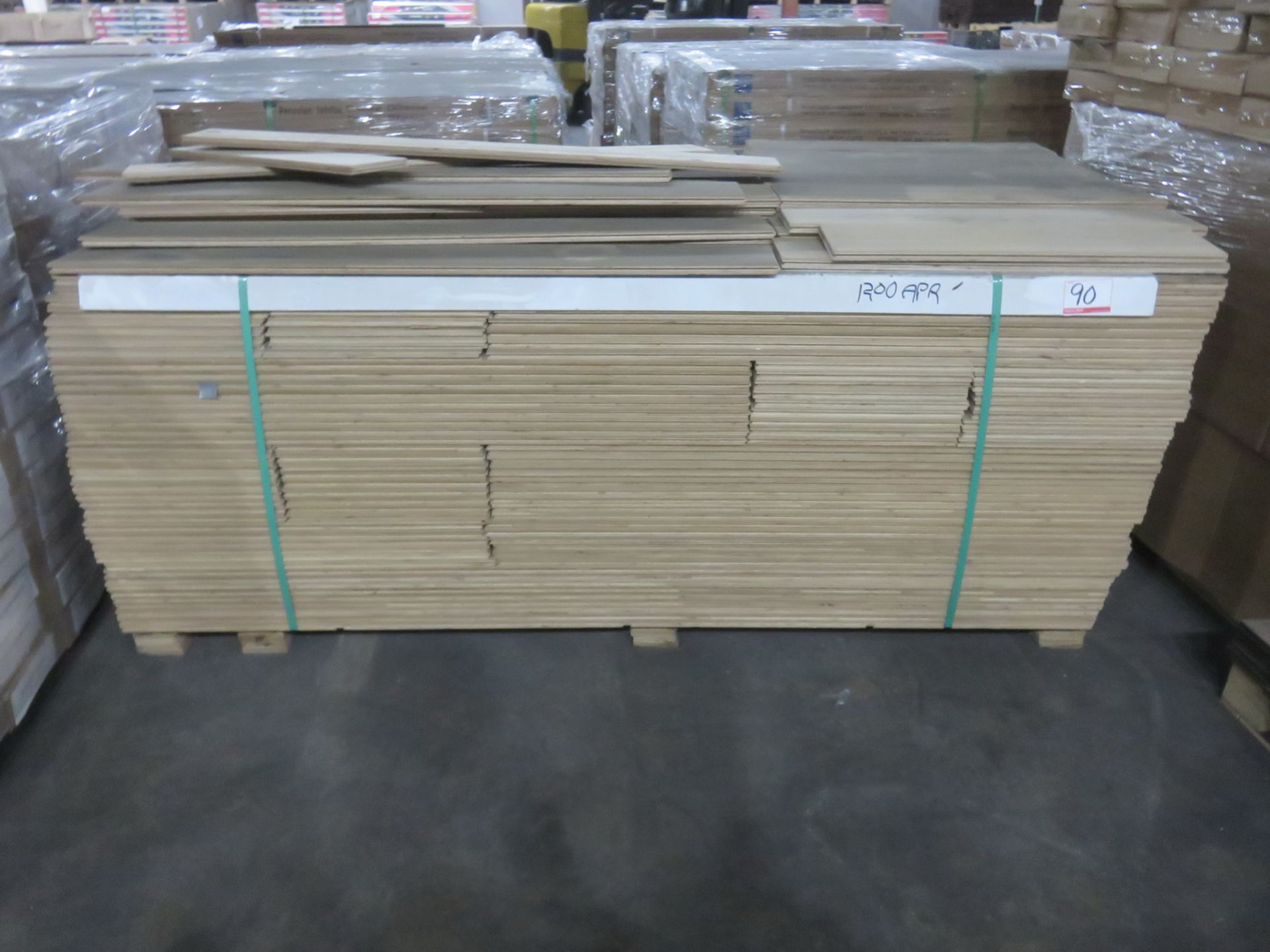 LOT - MAPLE UNSTAINED ENGINEERED HARDWOOD FLOORING (APPROX 1,200 SQFT) - Image 2 of 2