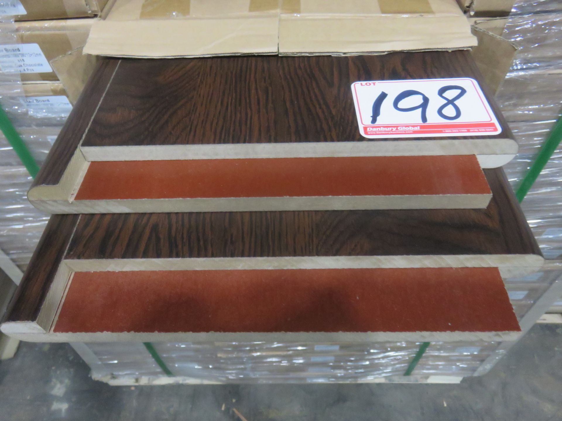 BOXES - OAK CHOCOLATE HORIZONTAL 1066 X 280 X 12 + 12MM LAMINATE STAIR BOARDS (4 PCS/BOX)