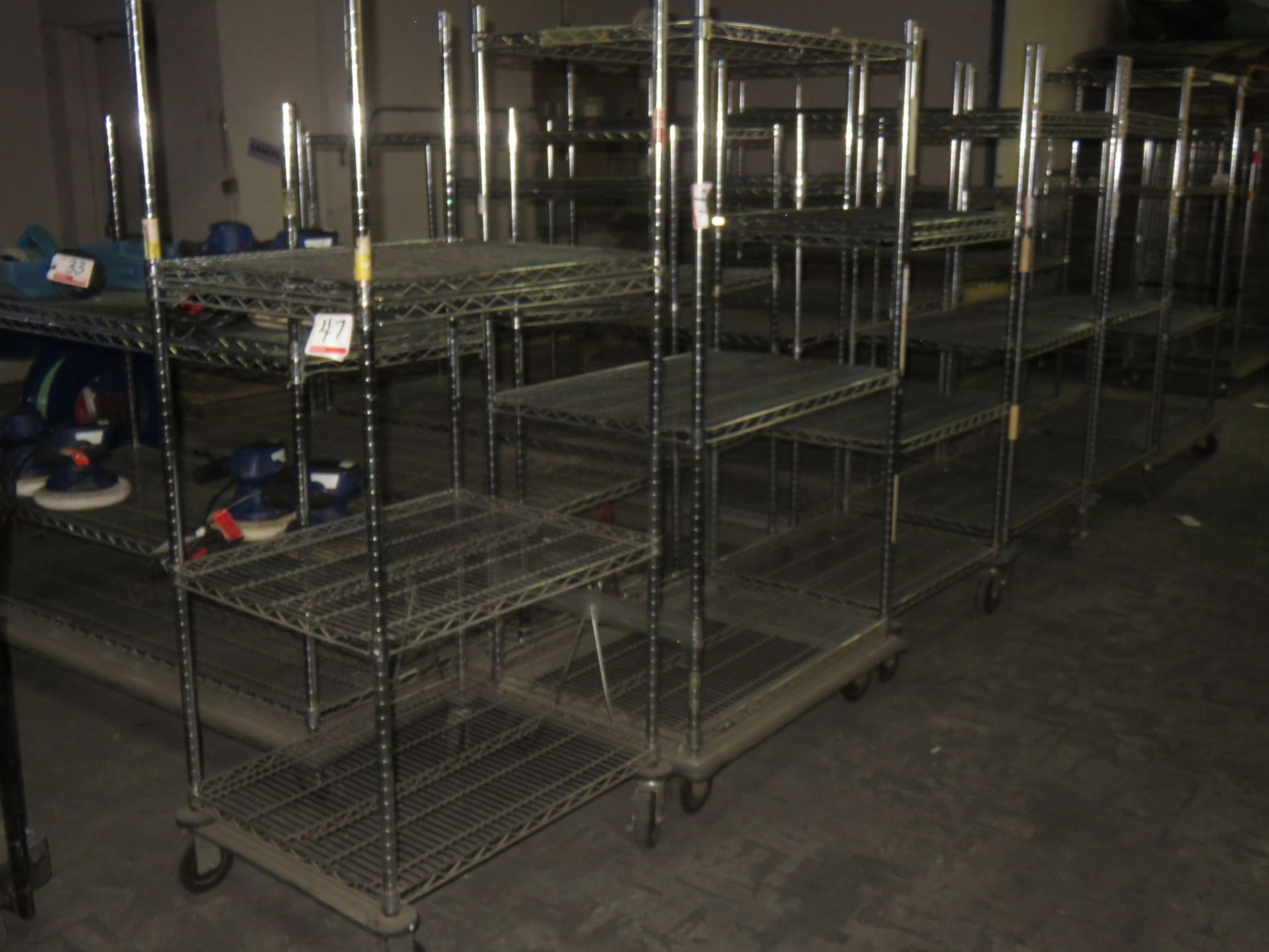 UNITS - METRO CHROME APPR 2' X 29-36" X 68" PORT RACKS (MISSING PLASTIC SHLEF CLIPS)