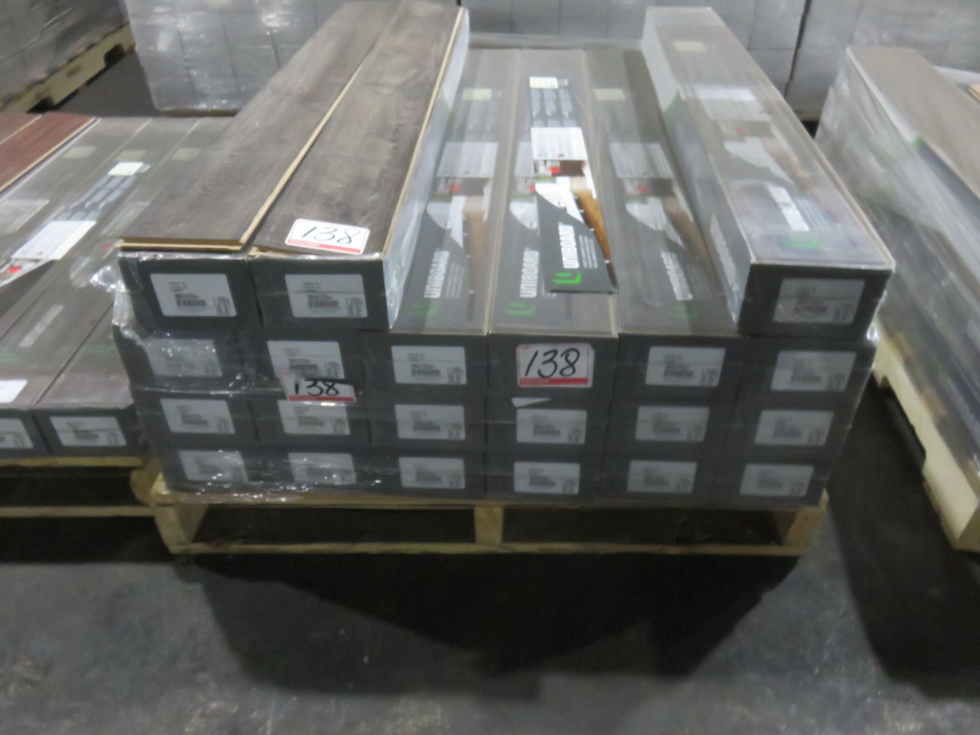 BOXES - UNIBOARD CRAFTSMAN OAK 12MM X 1216 X 142MM LAMINATE FLOORING (14.88 SQFT/BOX) - Image 4 of 4