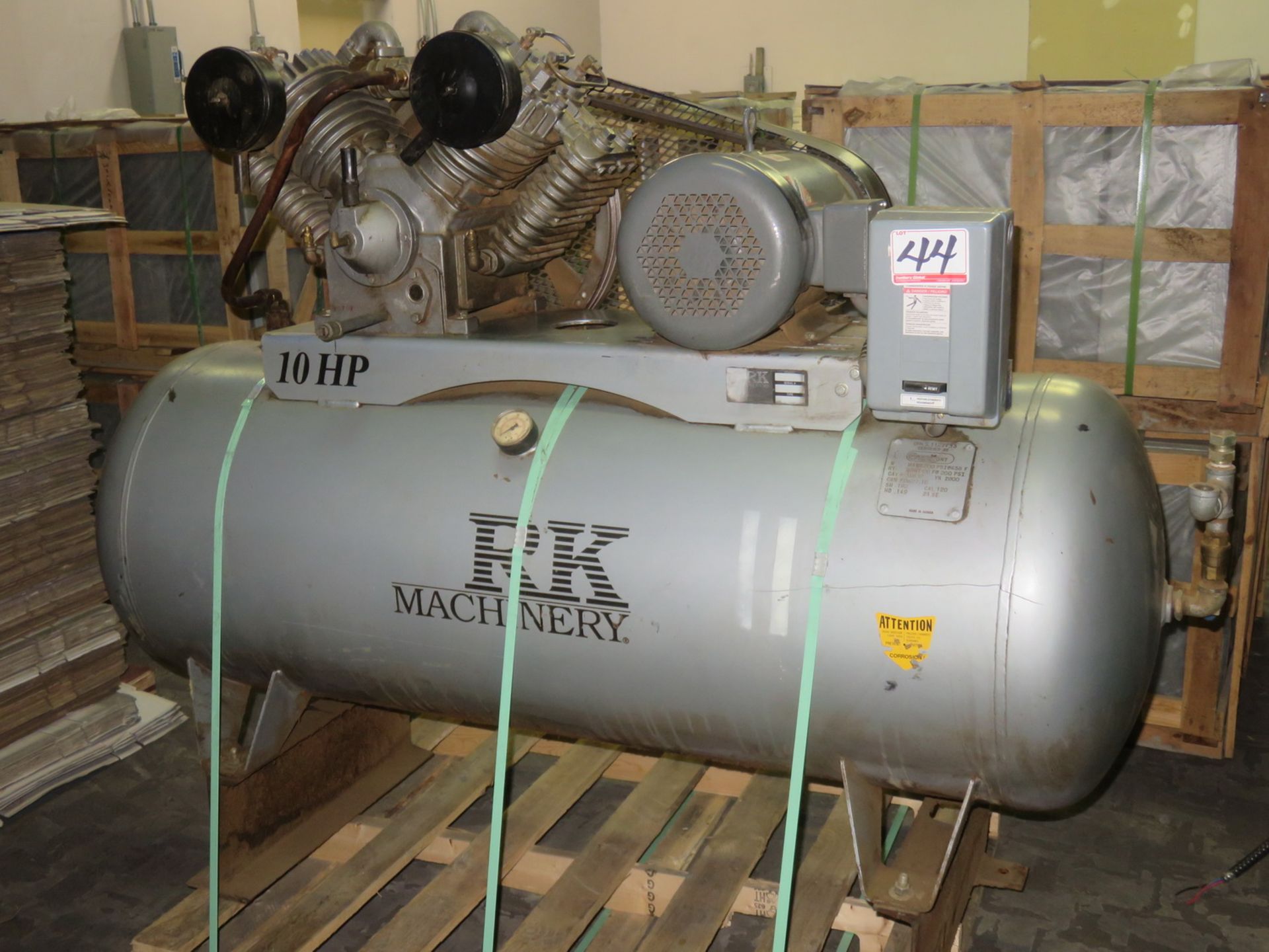 RK MACHINERY 10HP 575V TANK MOUNT AIR COMPRESSOR