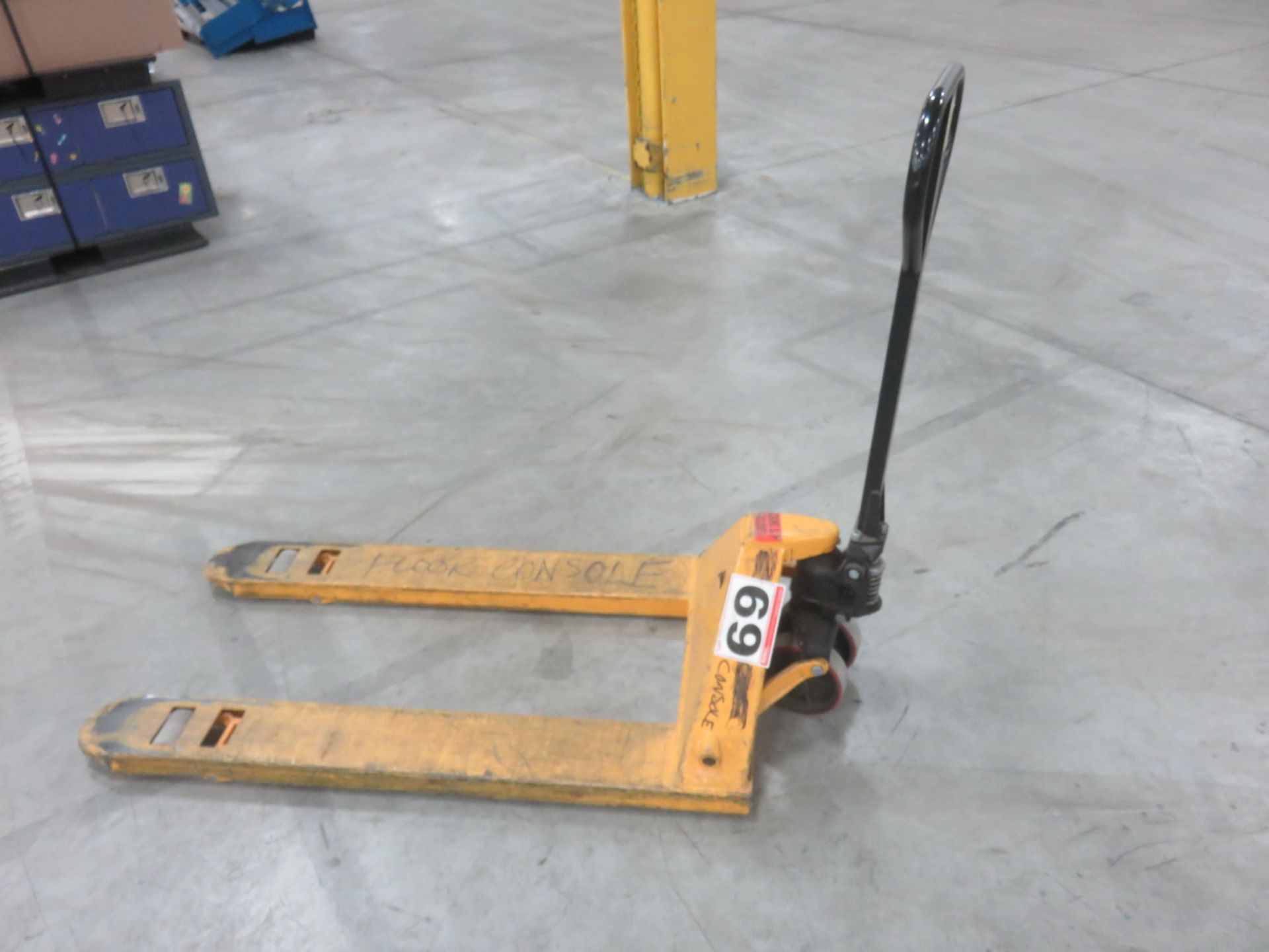 LR ALTRA HYDRAULIC YELLOW PALLET TRUCK