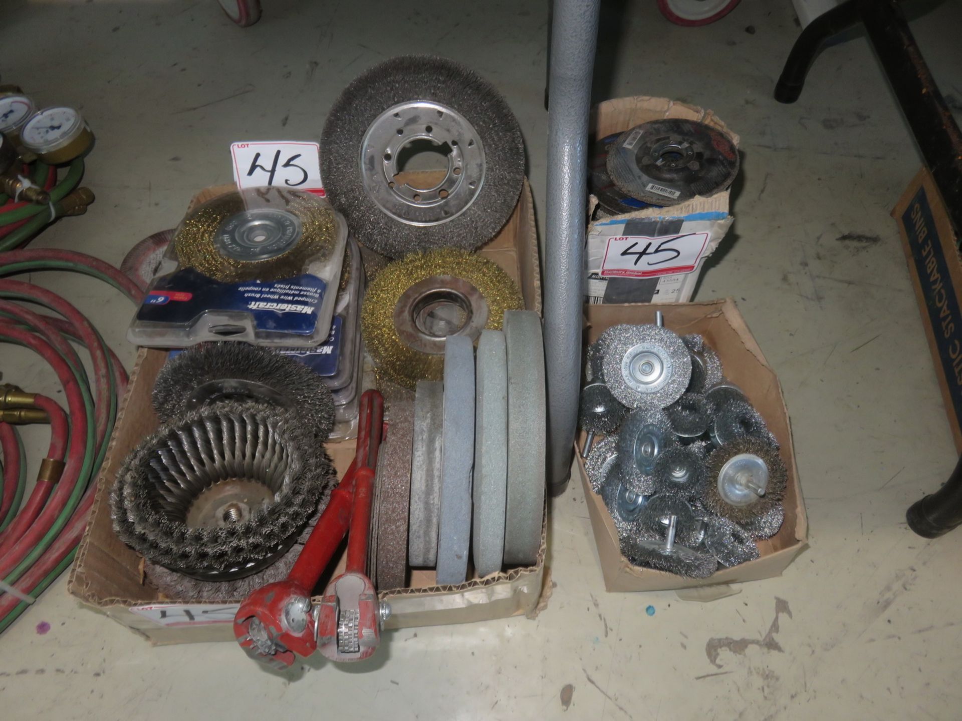 LOT - MASTERCRAFT+ GENERAL WIRE BRUSHES GRINDING STONES + DISCS