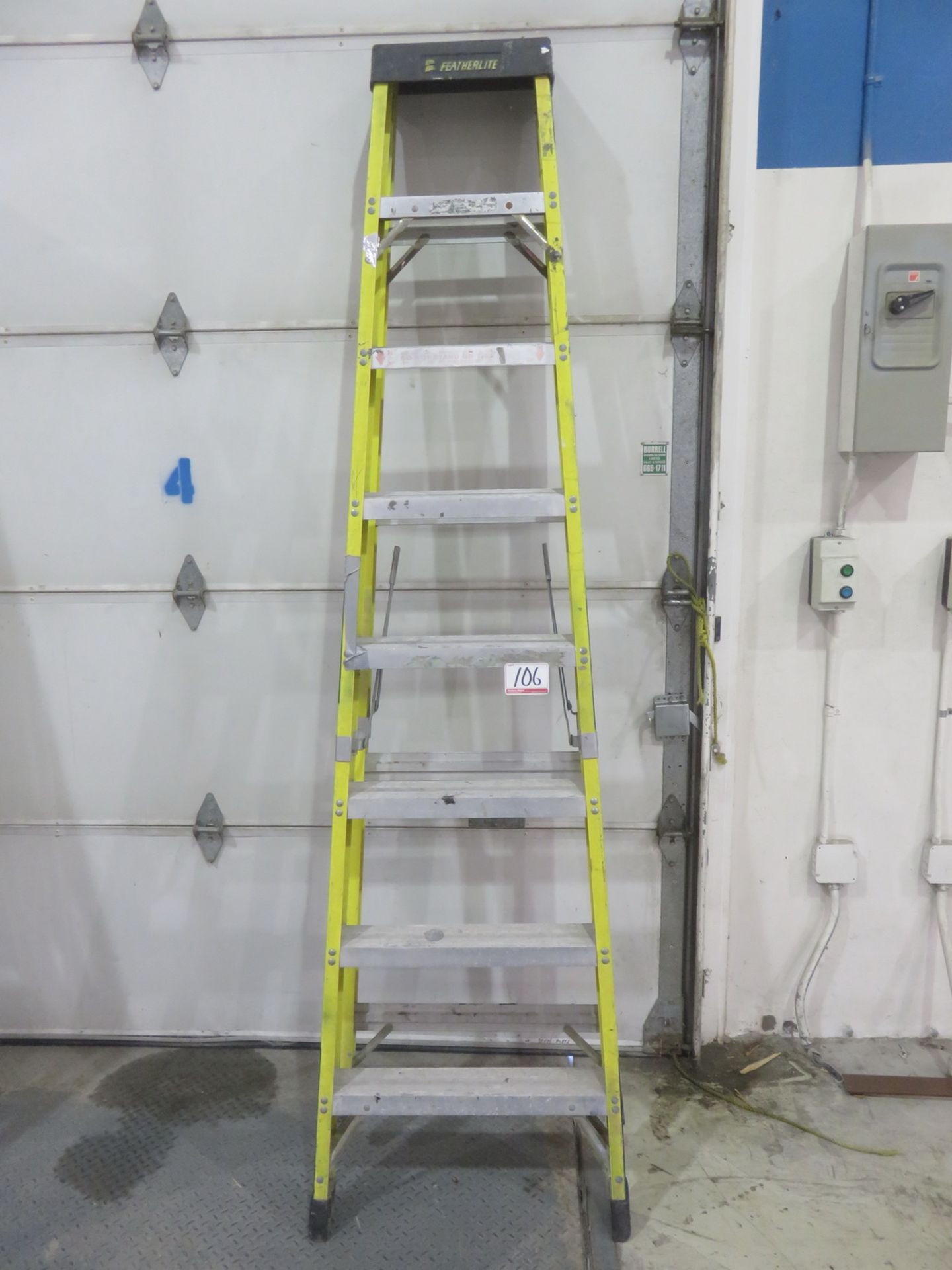 FEATHERLITE YELLOW 8' STEP LADDER