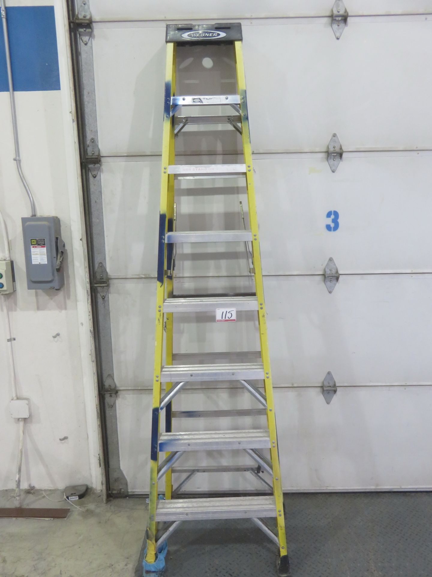 WERNER YELLOW 8' STEP LADDER