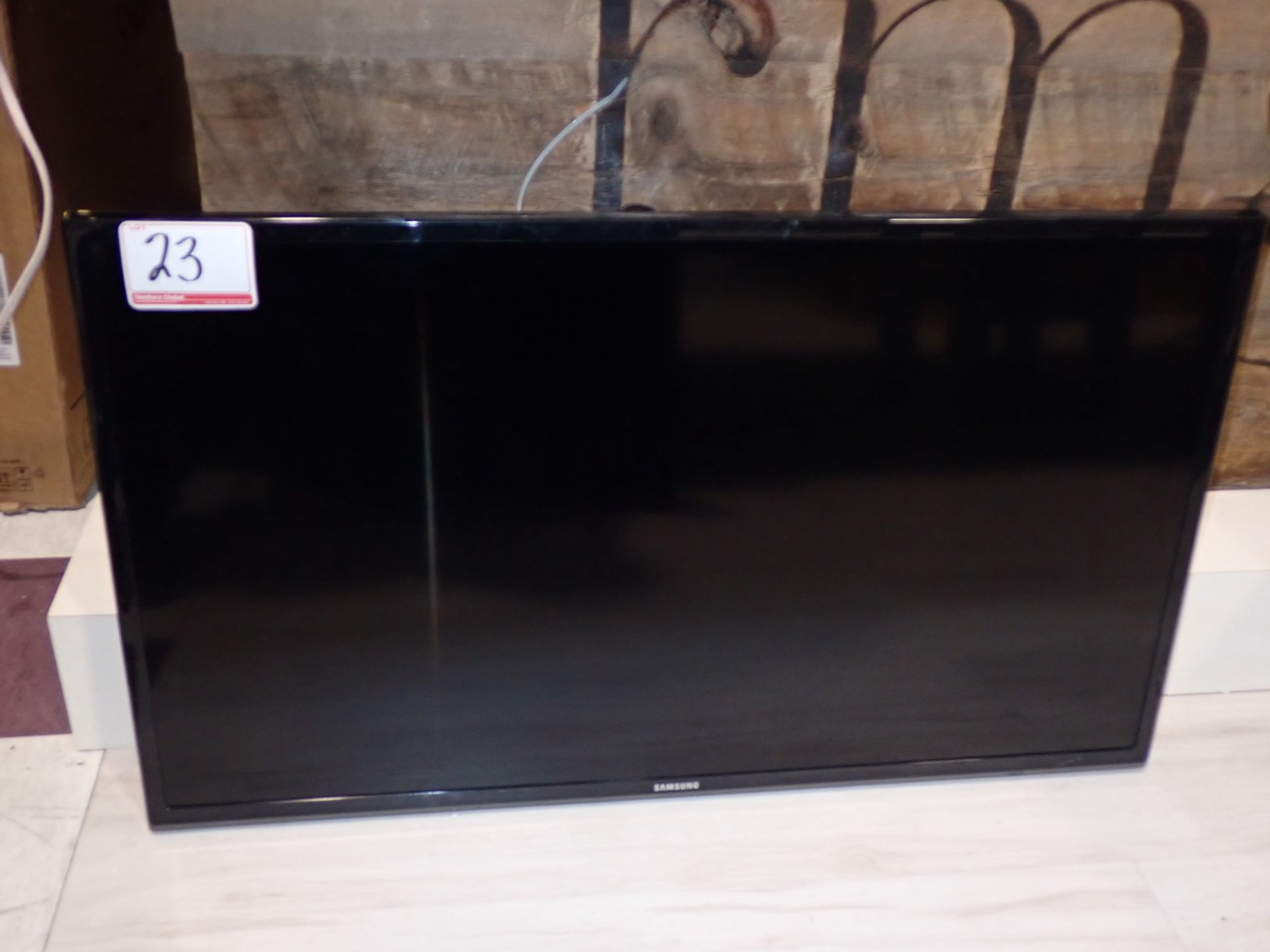 SAMSUNG UN40H5003AF 40" LED FULL HD TV W/ REMOTE