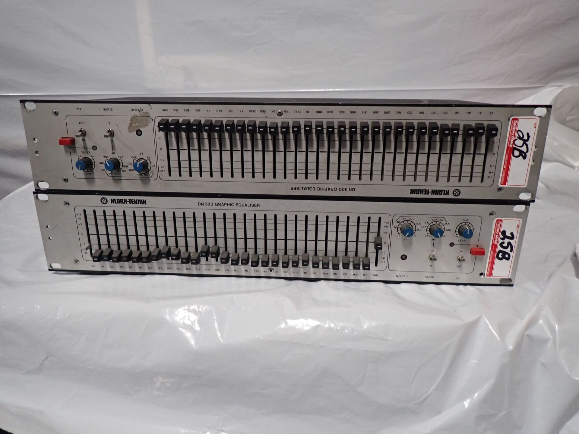 UNITS - KLARK-TEKNIK DN300 GRAPHIC EQ