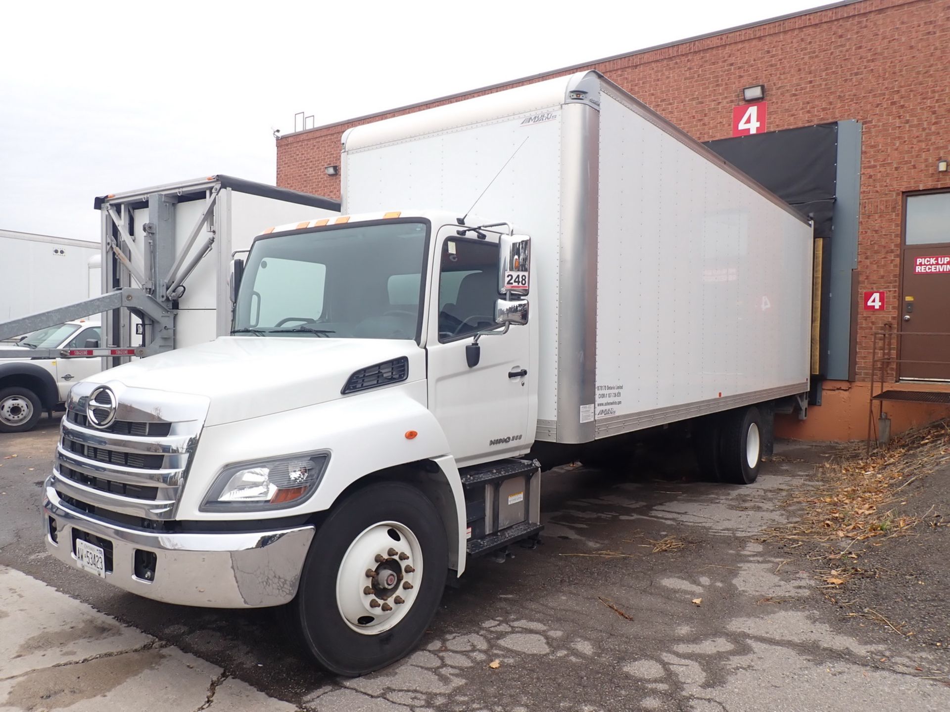 2018 HINO 268 5-TON TRUCK W/ DIESEL L6 7.6L 220HP ENGINE, HYDRAULIC BRAKES (G-CLASS), VIN