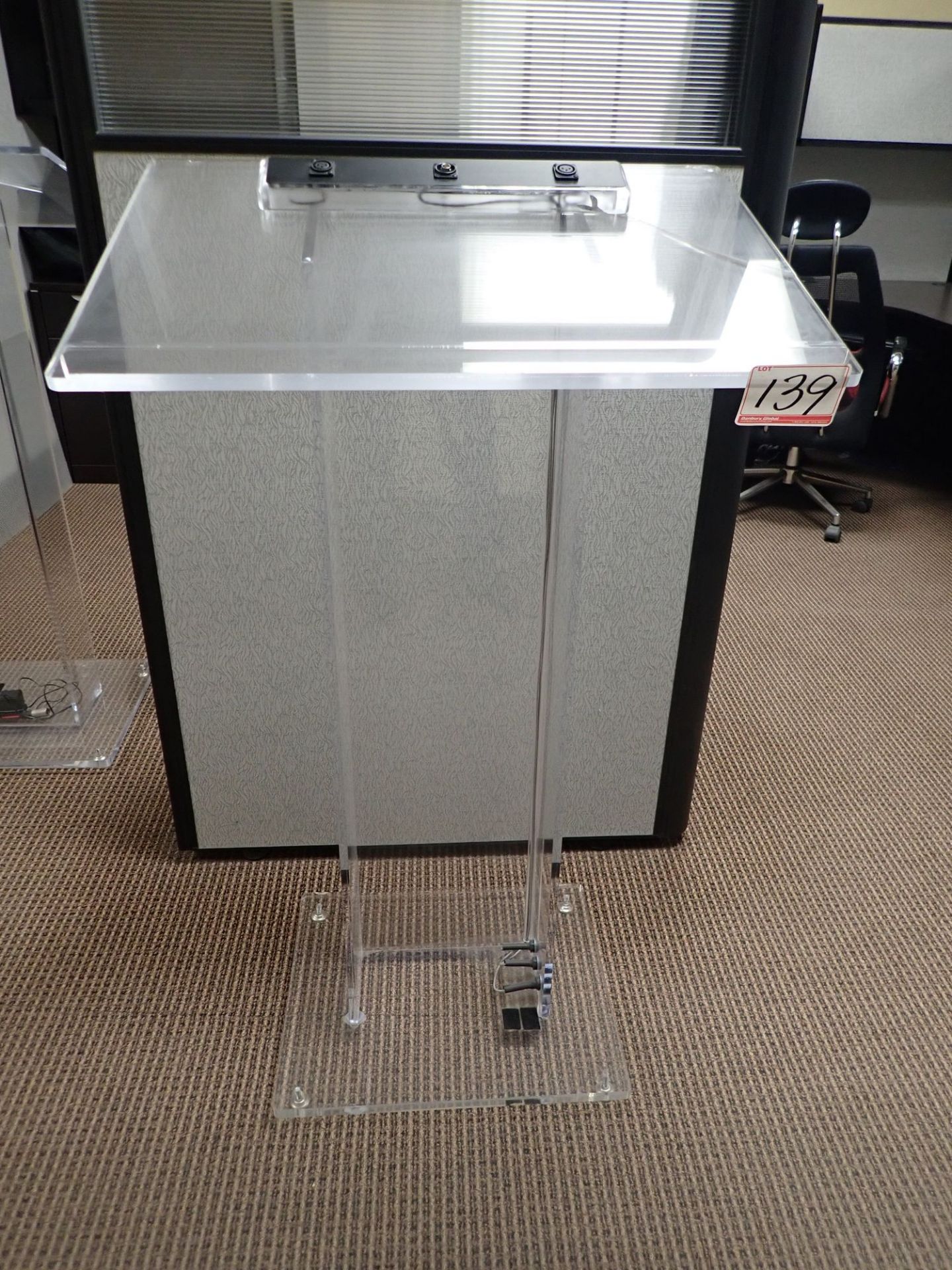 CLEAR ACRYLIC 1/2" LECTERN (CRACK ON TOP)