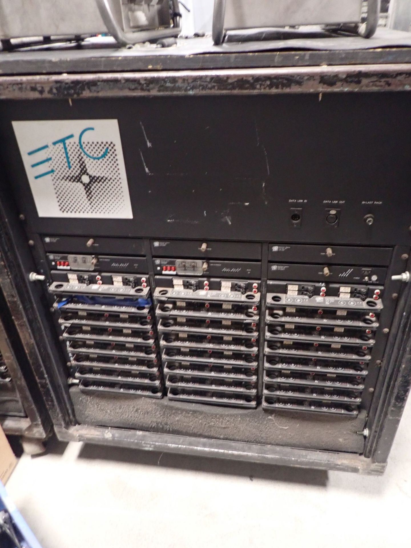 ETC 96K L86-96 X 1200 400A 120/208 60HZ AC DIMMER RACK - Image 2 of 2