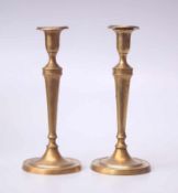 Paar Kerzenhalter/Leuchter des Klassizismus, um 1800