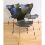 Arne Jacobsen für Fritz Hansen, 3 "Ameisen" Schichtholzstühle<b