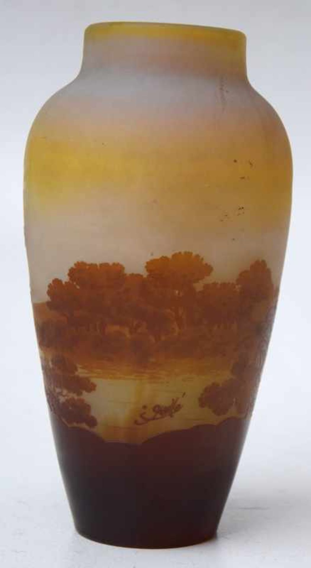 Gallé, Emile (1846 in Nancy; † 1904 in Nancy): Cameo Vase mit baumbestandener Seeuferlandschaft, - Bild 2 aus 7