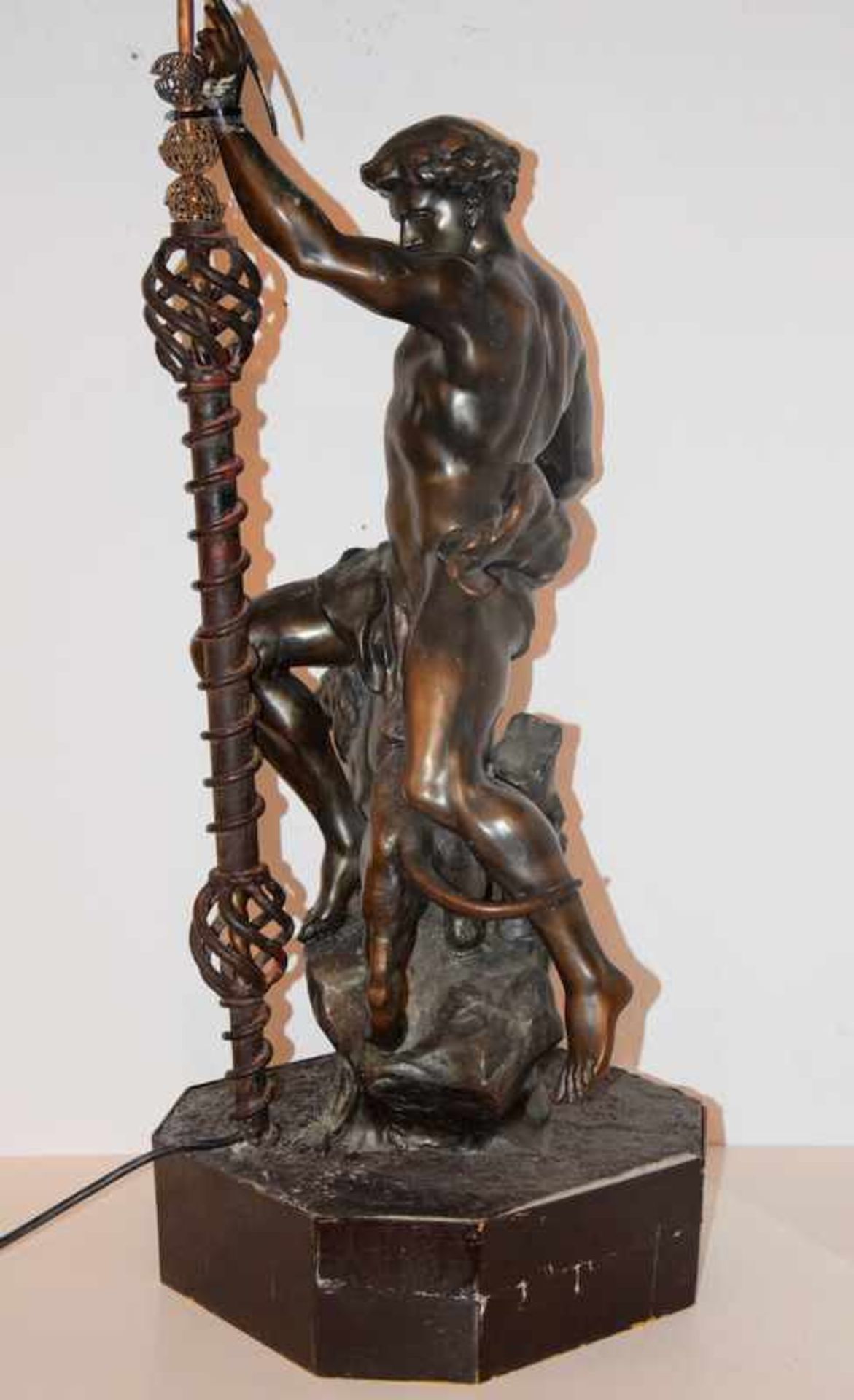 Picault, Emile (1833 in Paris; 1915 ebenda): Große Bronze "La Force Dompteé", um 1880 <b - Image 4 of 6