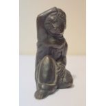 Kleine Bronzestatue, sitzendes Mädchen, 1. H. 20. Jhd. <