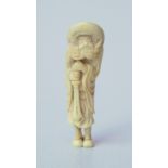 Netsuke: Stehender Sennin mit gezogenem Schwert