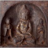 Buddha mit Adoranten antiker Eisenguss, China Tang Dyn.