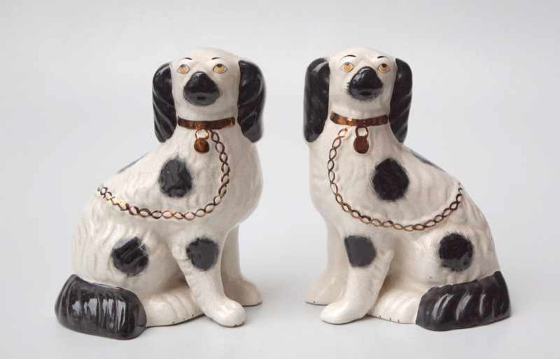 Pärchen große Staffordshire Hunde, 1. Hälfte 20. Jhd.<br