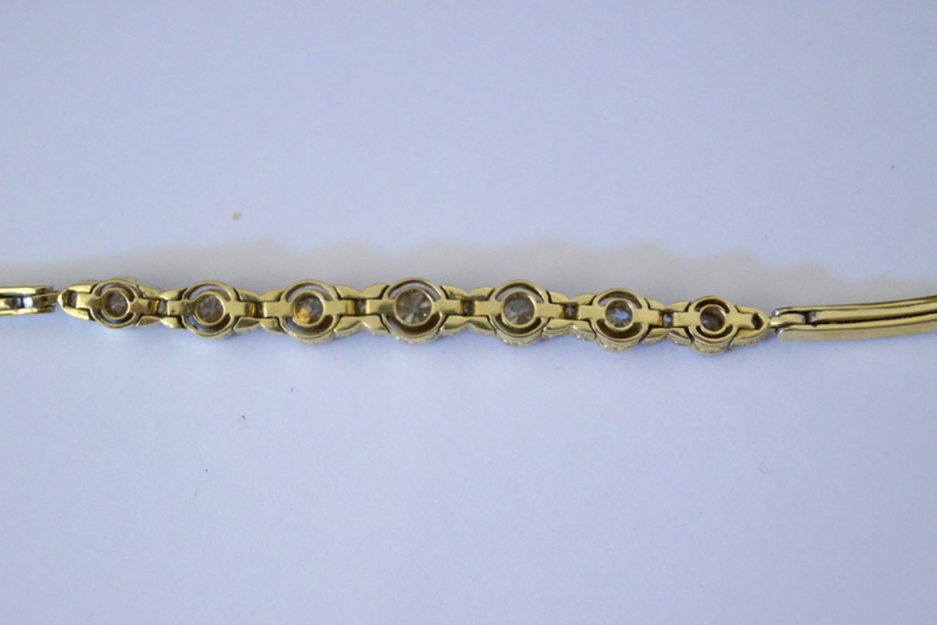 Feines Armband des Art-Déco mit Diamantbesatz, Platin und GG, zus. ca. 1,1 ct Diamantbesatz< - Bild 9 aus 9