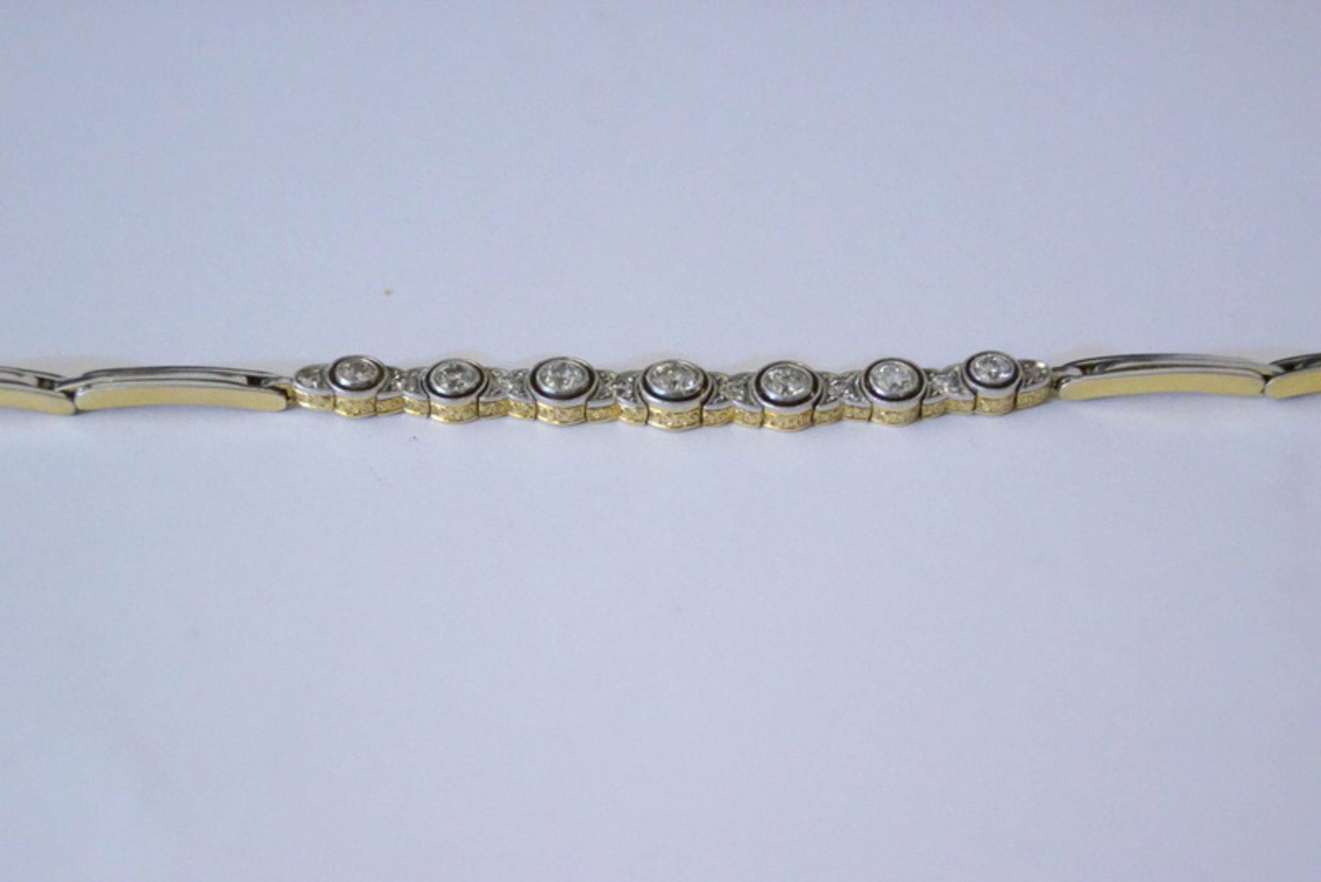 Feines Armband des Art-Déco mit Diamantbesatz, Platin und GG, zus. ca. 1,1 ct Diamantbesatz< - Bild 4 aus 9