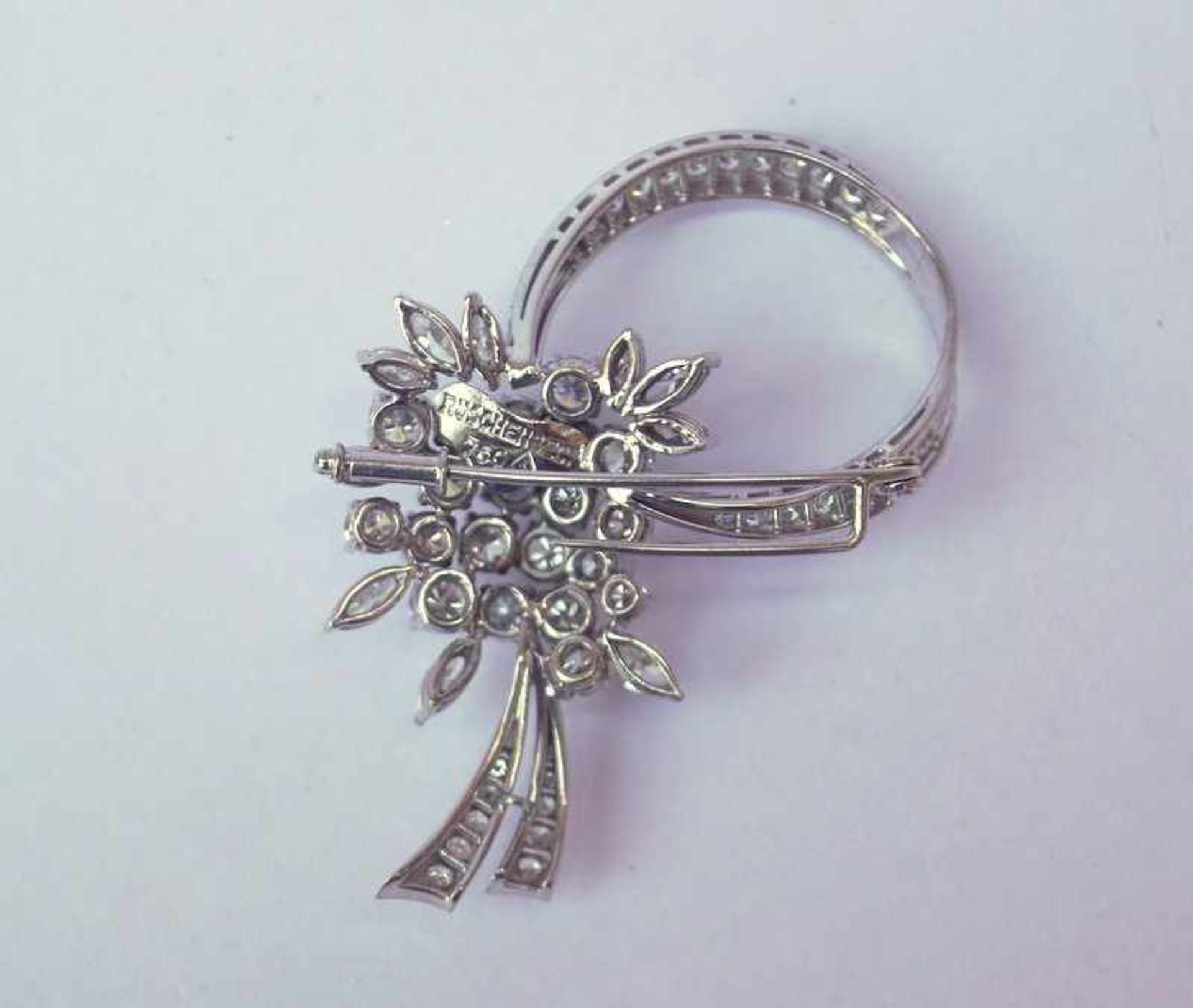 Opulente Diamant-/Brillant-Brosche, 750 WG, ca. 5,71ct, Juweliersarbeit Rüschenbeck - Bild 5 aus 5