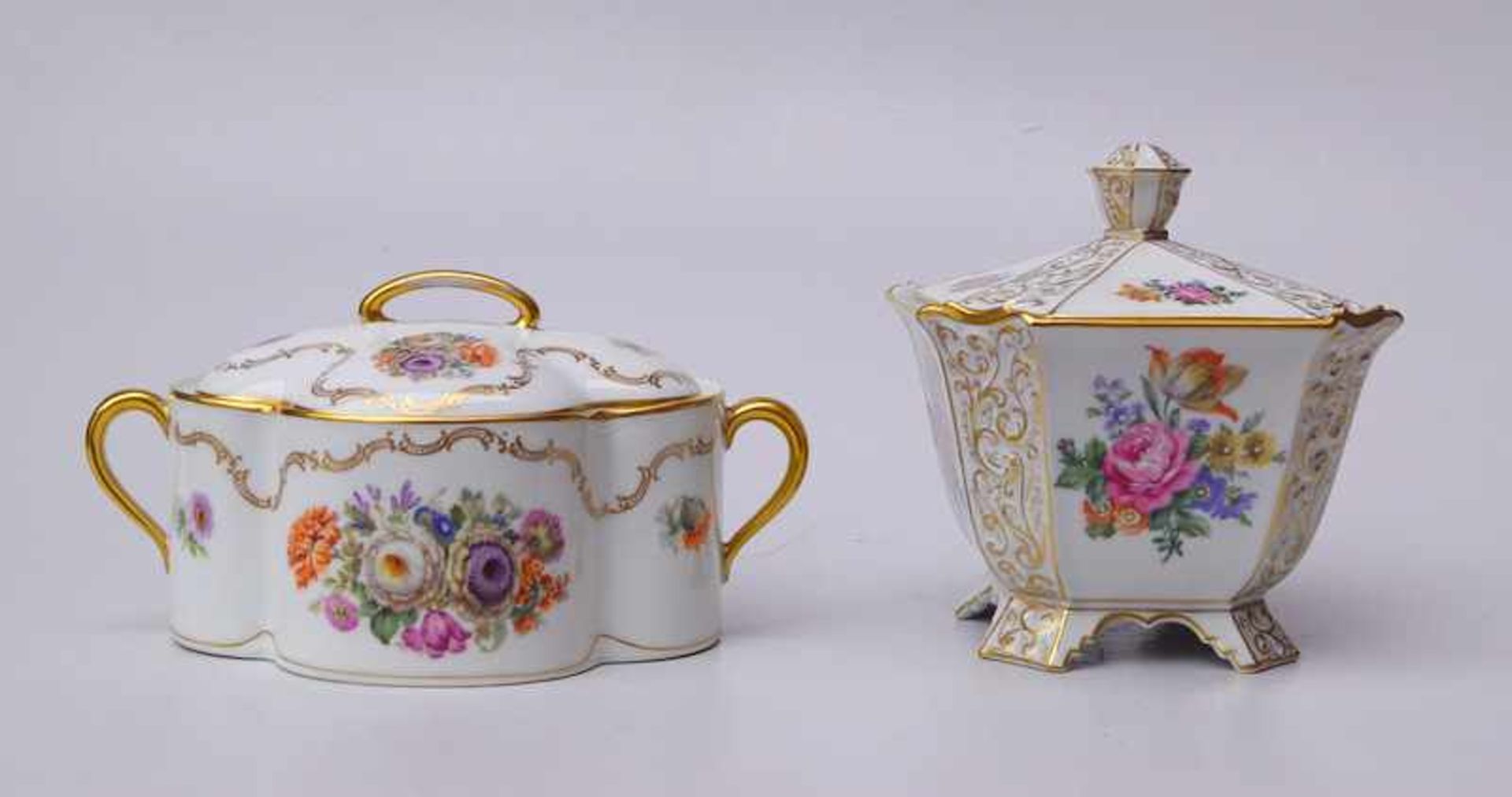 Rosenthal, Kronach Bavaria (grüne Manufakturmarke unterglasur, um 1920): Deckeldose Chrysantheme ,"