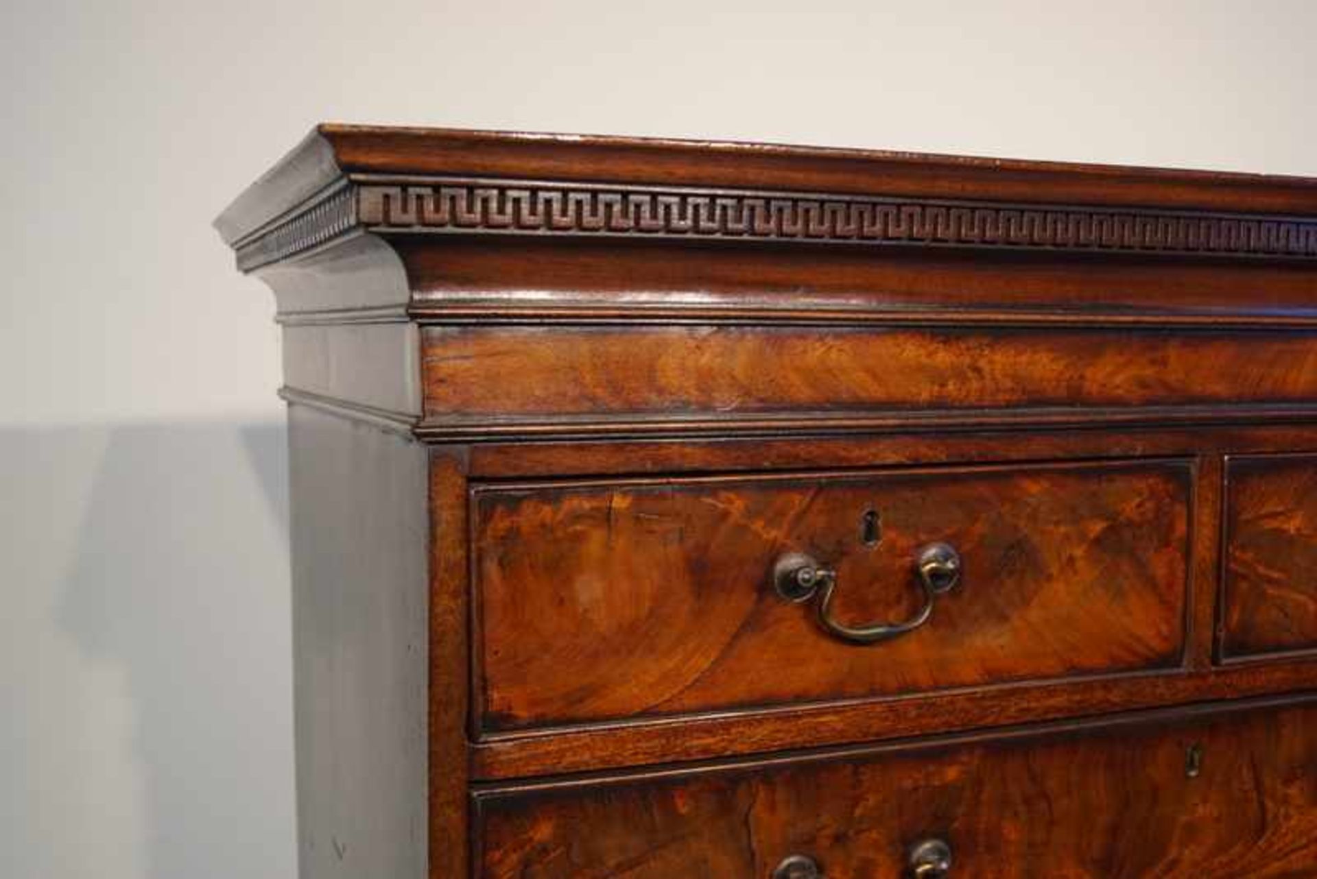 Englischer Dresser, George III., Ende 18.Jhd. - Image 2 of 2