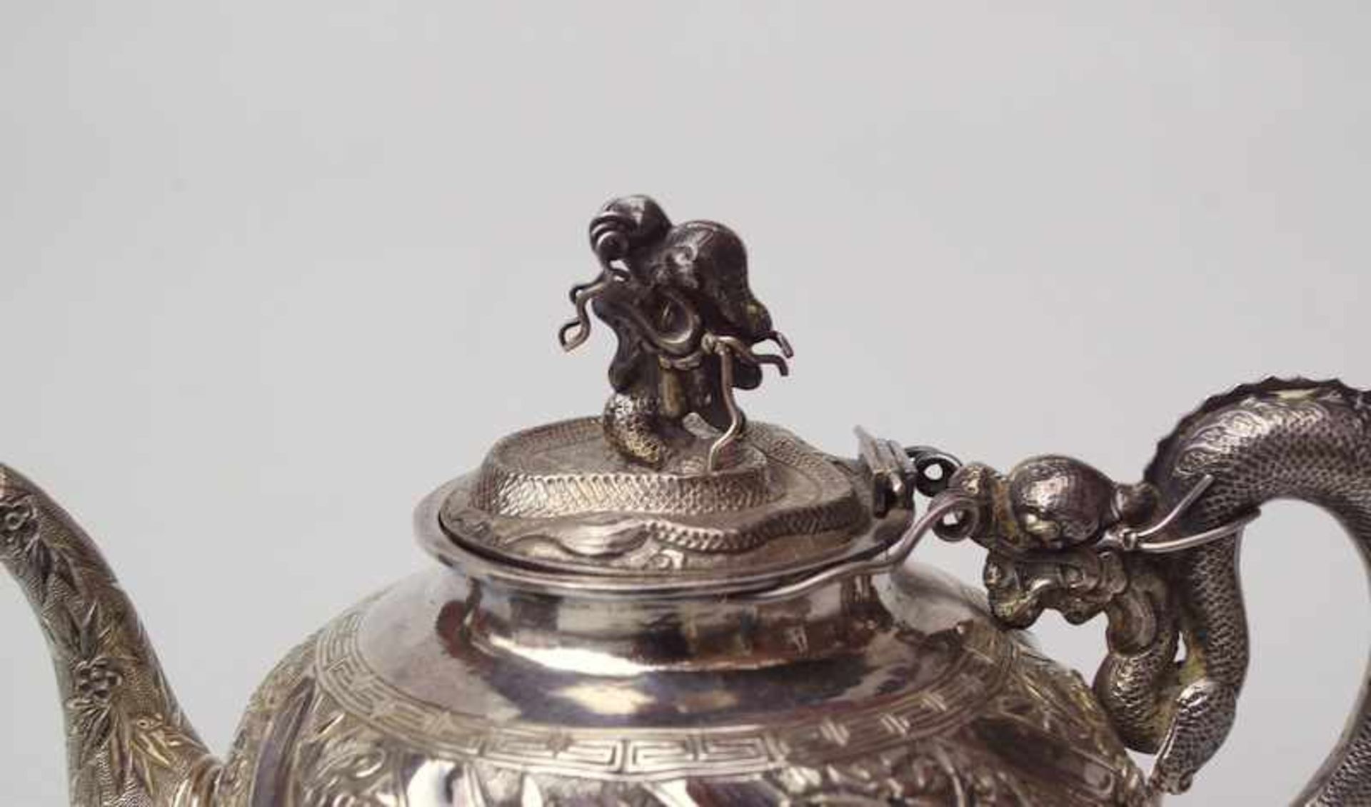 Teekern mit Drachenmotiv, Silber, Lueng WO, Shanghai, Ende 19.Jhd. - Image 2 of 2