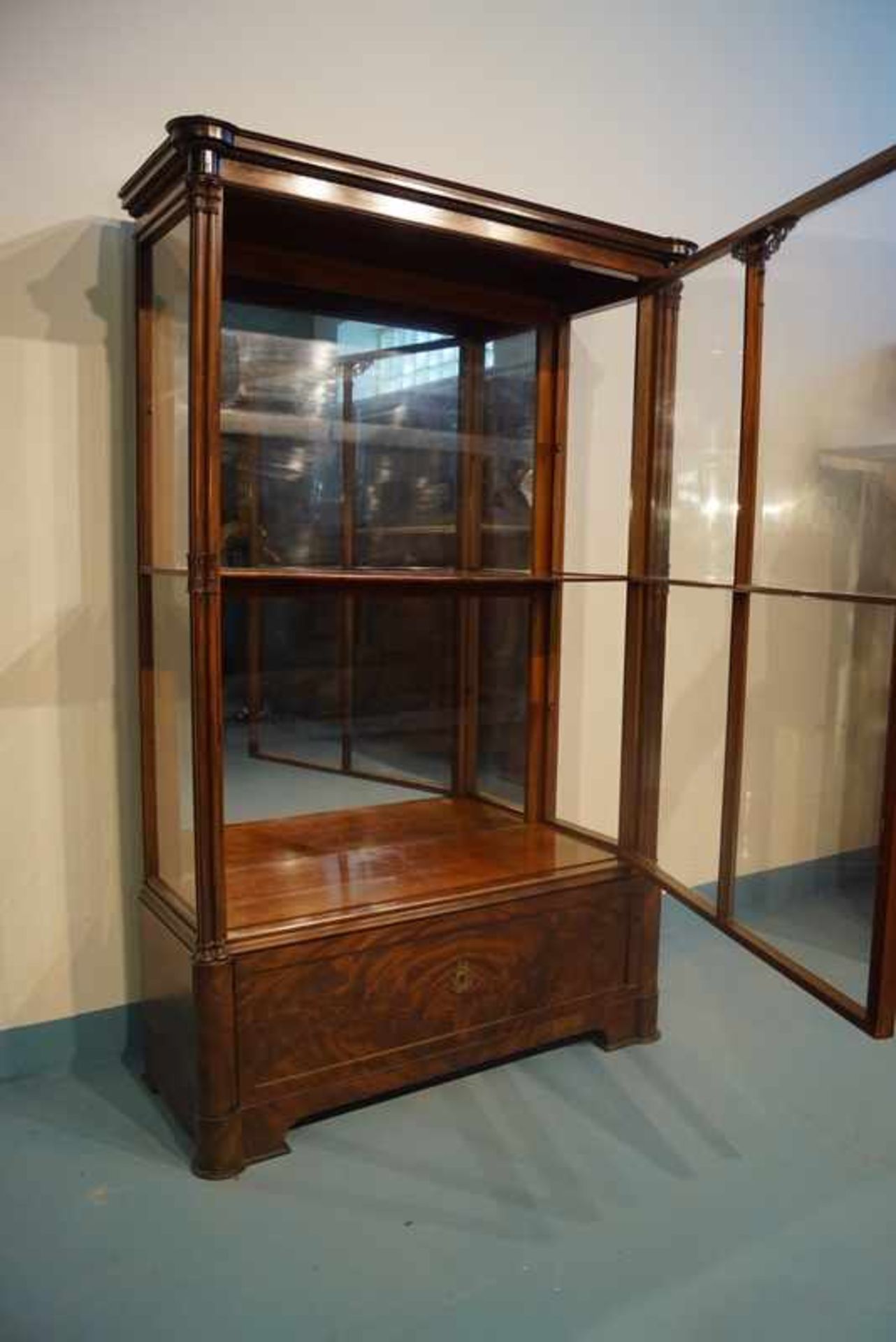 Neogotische Vitrine, Hamburg, um 1840 - Bild 7 aus 7