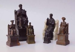 Sammlung von sechs Abgüssen nach der Bronzestatue des Hl. Petrus im Petersdom