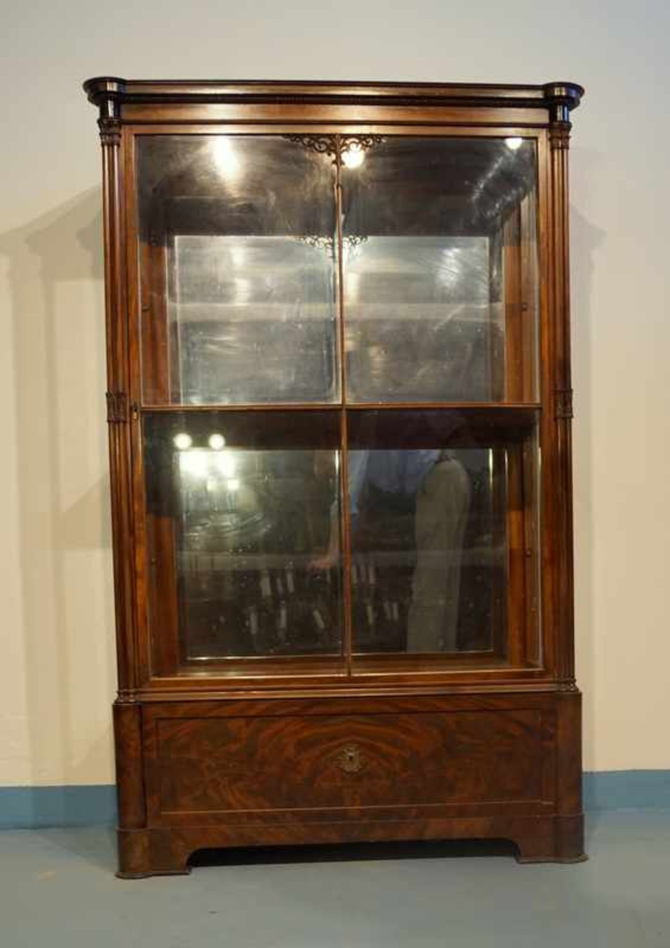 Neogotische Vitrine, Hamburg, um 1840 - Bild 2 aus 7