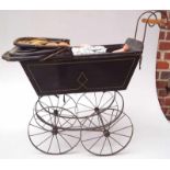 Alter Puppen-Kinderwagen, ca. um 1910