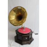 Replica horn gramophone