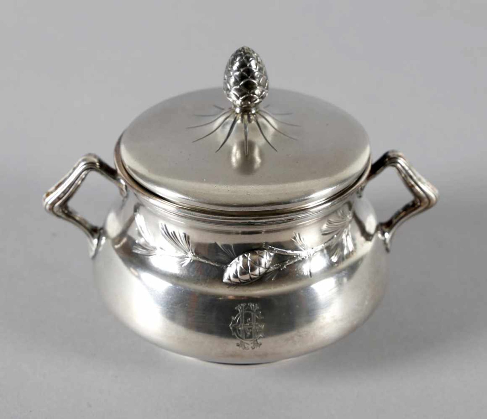 Zuckerdose mit Deckel aus Silber, deutsch, um 1900, Koch & Bergfeld, Bremen