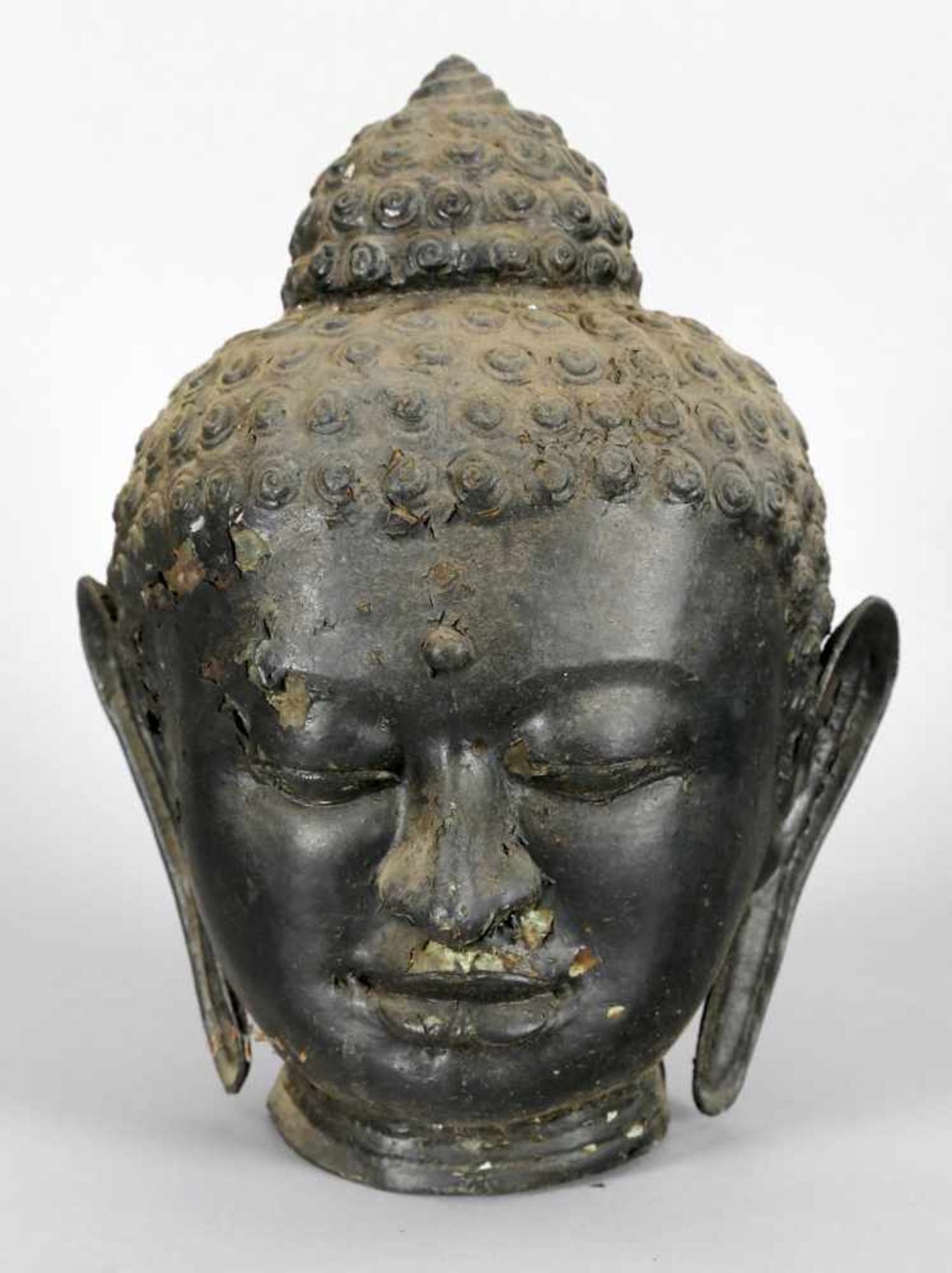 Buddhakopf mit friedlichem in sich versunkenden Gesichtsausdruck, Asien, 20. Jh.