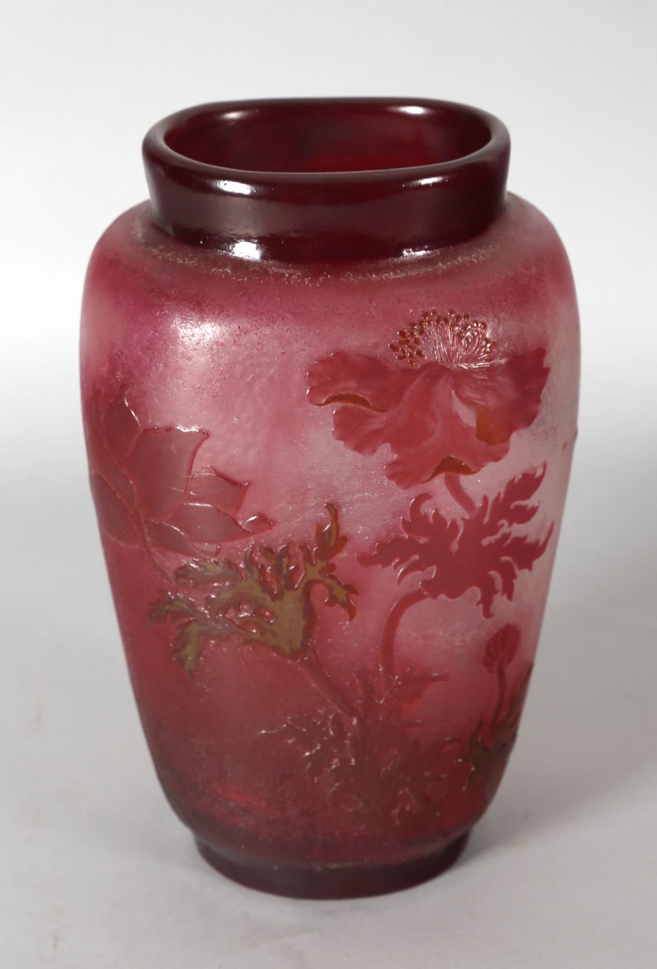 Intercalaire-Vase, Emile Gallé, Nancy, um 1900Überfangglas, farbloses Glas rot überfangen, teilweise