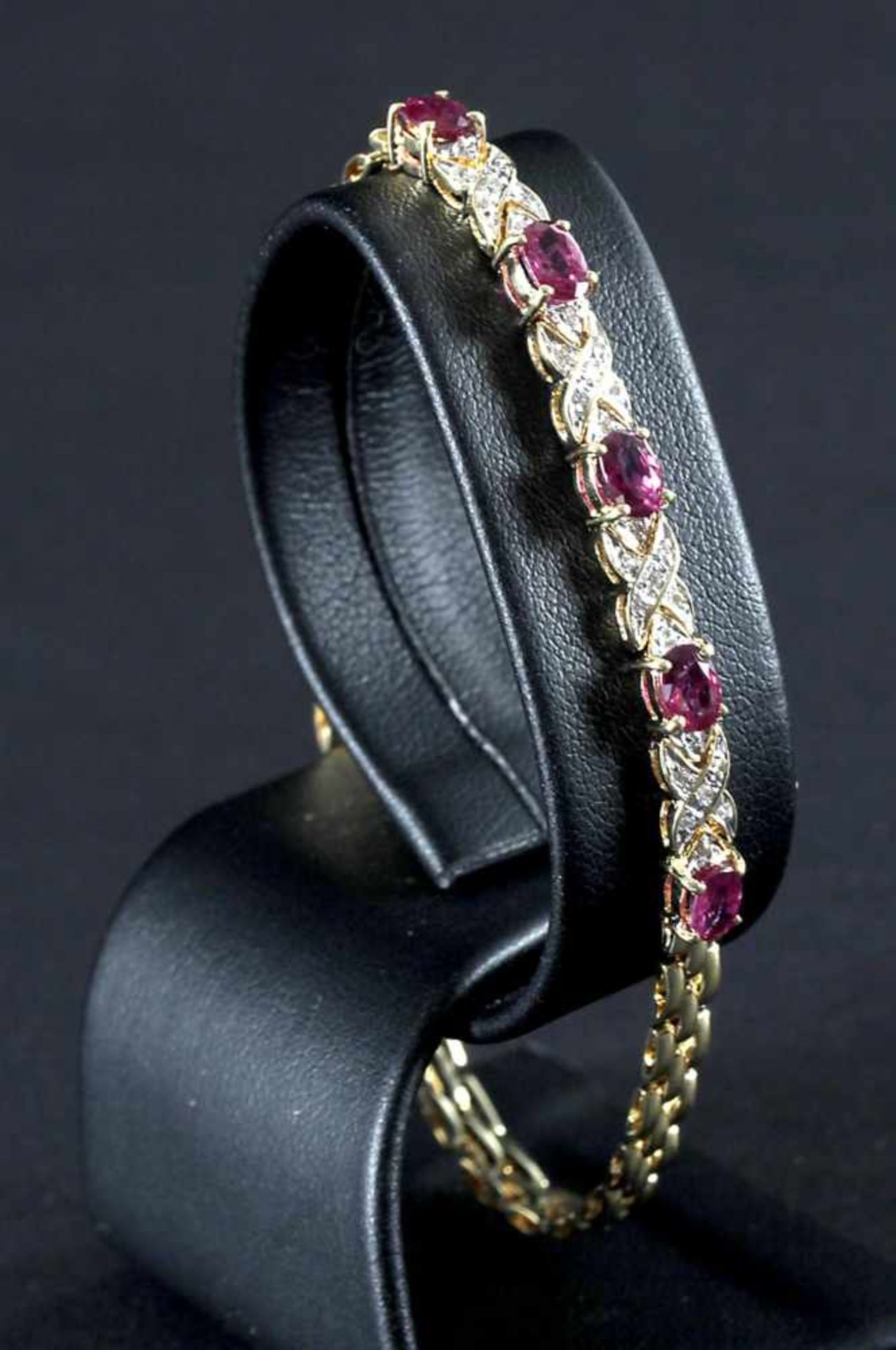 Armband mit Rubinen und Diamanten, 750er GG - Bild 2 aus 2