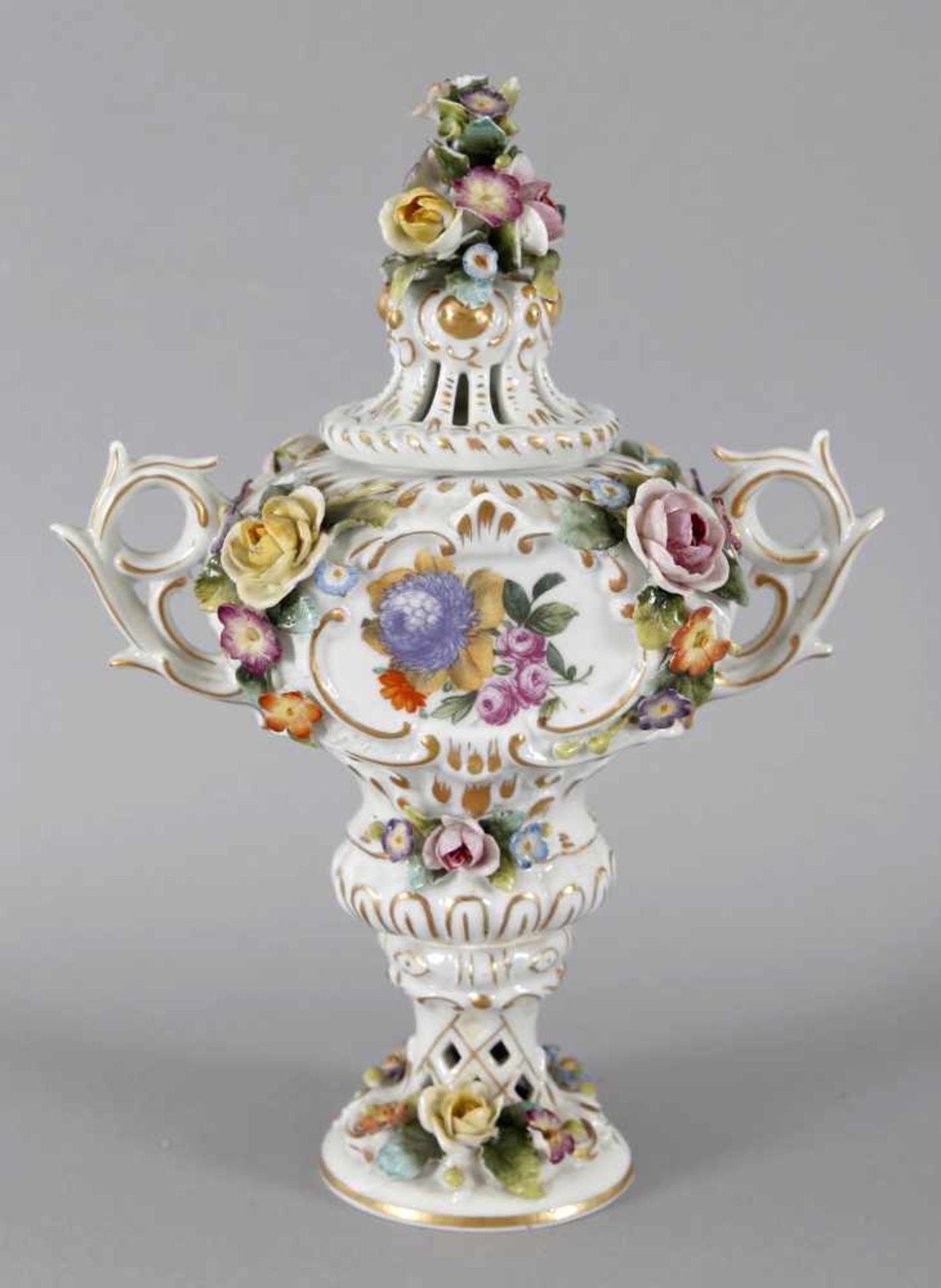 Potpourri-Vase mit Deckel im Stil des 18. Jh., Volkstedt, Thüringen, Anfang 20. Jh.