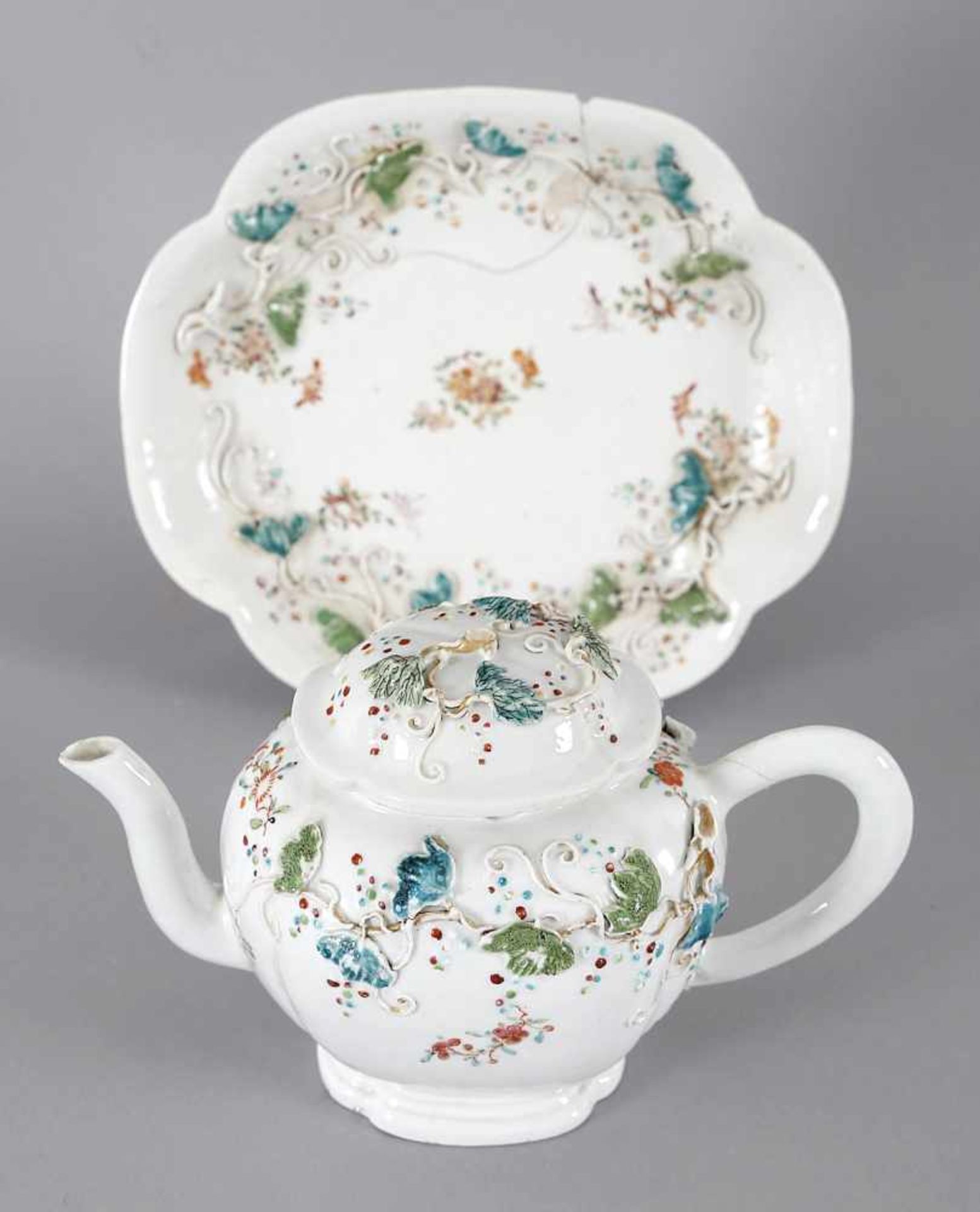 Chinesische Teekanne auf Teller, Porzellan, China, 18. Jh.
