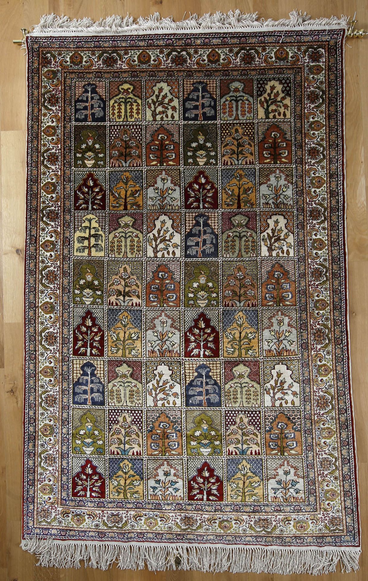 Feiner Kayserie, reine Naturseide, Türkei, Mitte 20. Jh.