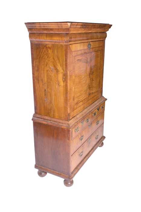 A William and Mary walnut veneered secretaire on chest the top part with moulded cornice over a - Image 19 of 29