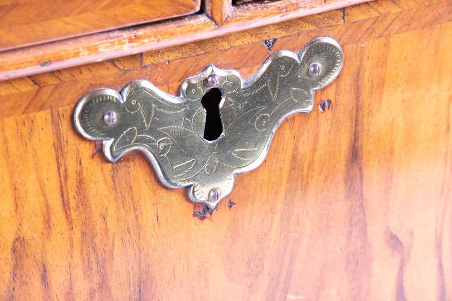 A William and Mary walnut veneered secretaire on chest the top part with moulded cornice over a - Image 5 of 29