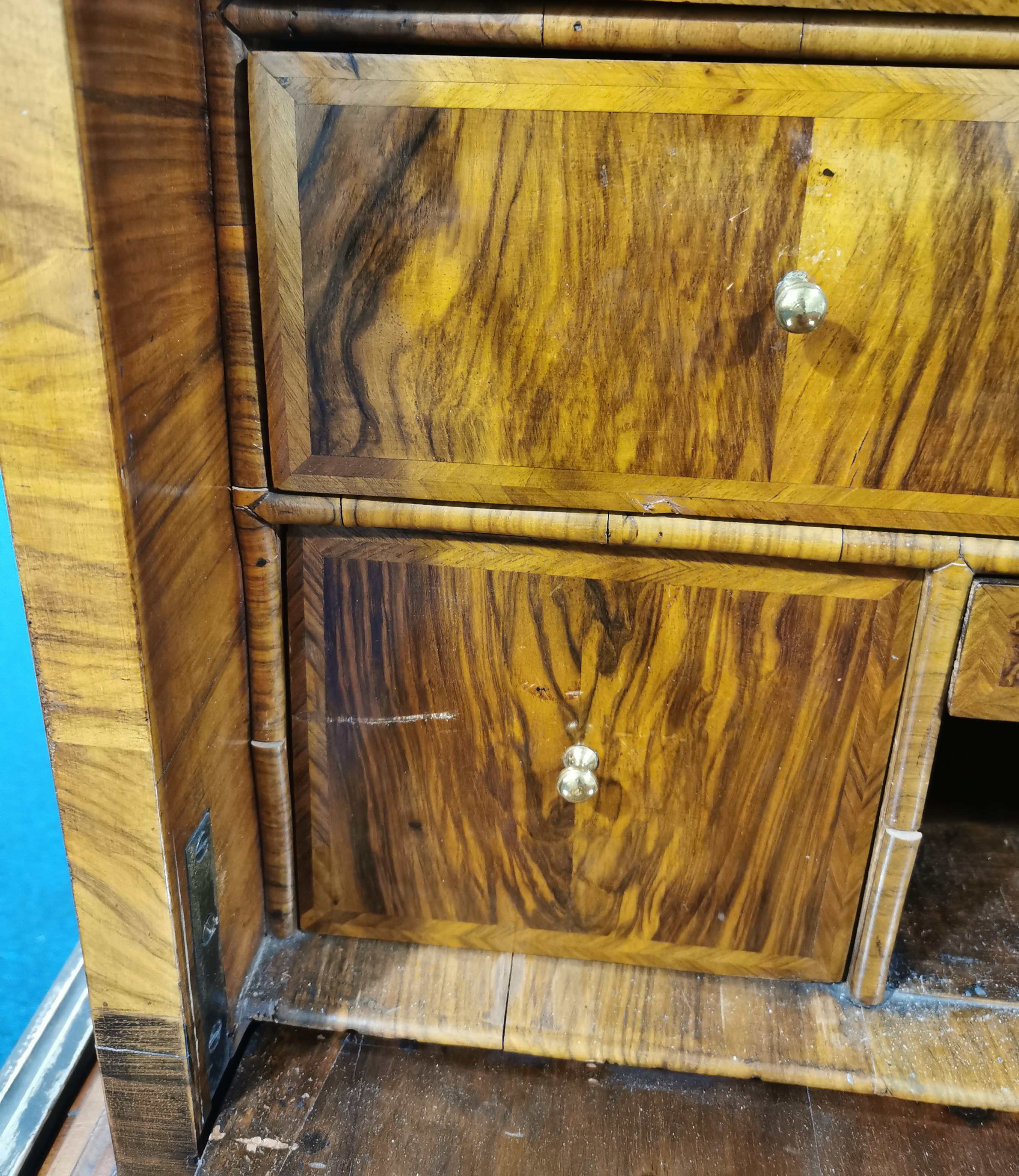 A William and Mary walnut veneered secretaire on chest the top part with moulded cornice over a - Image 27 of 29