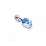 9ct white gold aqua marine pendant, the oval claw set aqua marine weighing 0.86 carat. 0.7 grams.