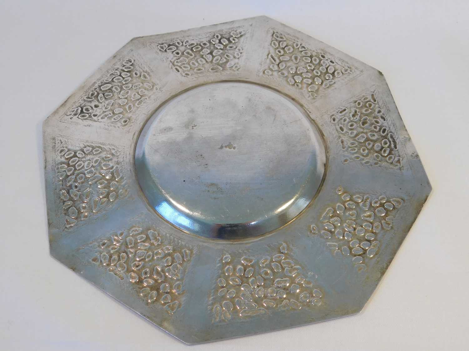 A Continental Arts & Crafts style silver dish, of octagonal form with recessed centre well framed by - Image 2 of 5